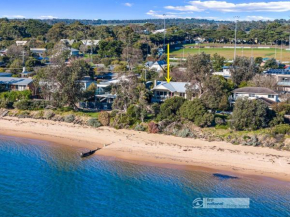 Beachfront Retreat Amazing 5 bedroom House